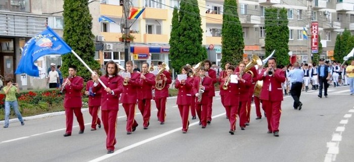 fanfara promenada campia turzii